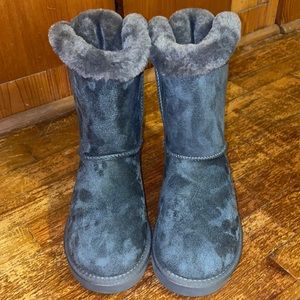 Gray Uggs with Bows